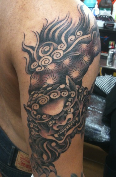  Japanese foo dog tattoo by Brandon Notch 