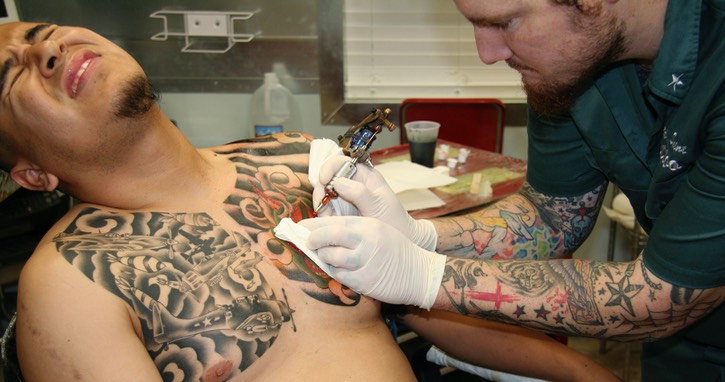  Tattooist Brandon Notch Slinging Ink 
